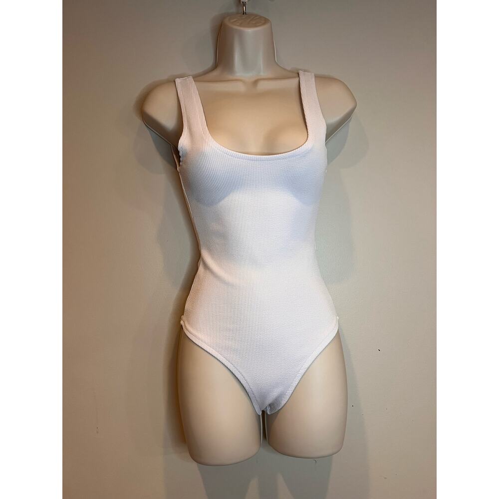 white ribbed bodysuit by Zara
